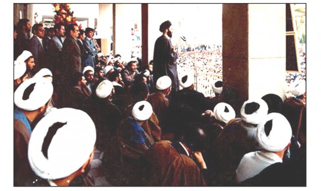 سخنرانی حضرت آیت الله خامنه ای در محوطه بیمارستان قائم (عج) - سال 1357