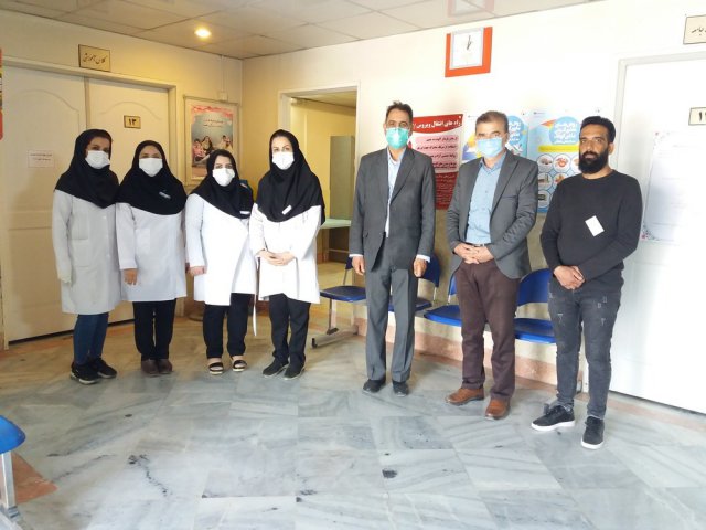 پوستر ایران جوان ، بمان درمراکزبهداشتی درمانی و اماکن شهری