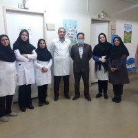 پوستر ایران جوان ، بمان درمراکزبهداشتی درمانی و اماکن شهری