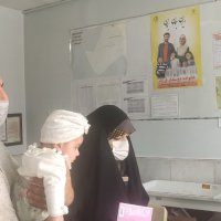 پوستر ایران جوان ، بمان درمراکزبهداشتی درمانی و اماکن شهری
