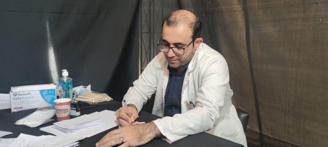 ارائه خدمات بهداشتی و درمانی به زائران پیاده امام رضا(ع) با همکاری بسیج جامعه پزشکی و بیمارستان قائم(عج)