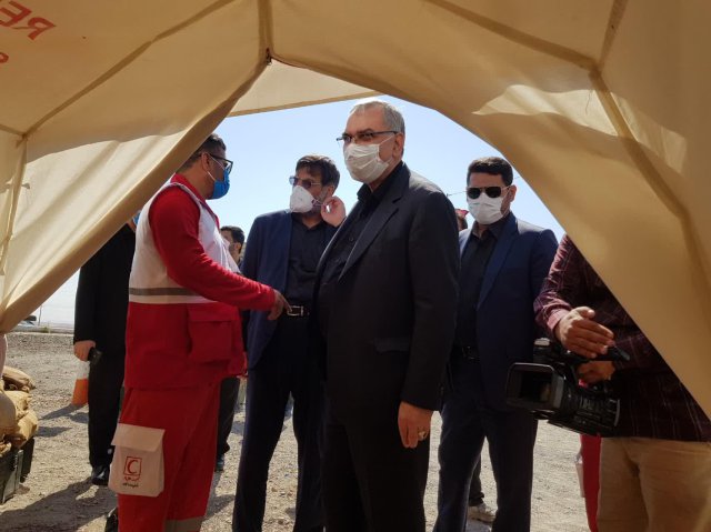 بازدید وزیر بهداشت از موکب ها و پایگاه های سلامت مسیر ملک آباد مشهد