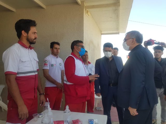 بازدید وزیر بهداشت از موکب ها و پایگاه های سلامت مسیر ملک آباد مشهد