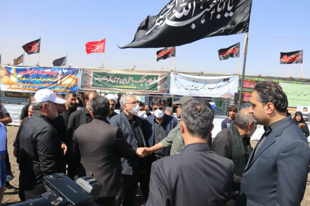 بازدید وزیر بهداشت از موکب ها و پایگاه های اورژانس جاده ای مشهد