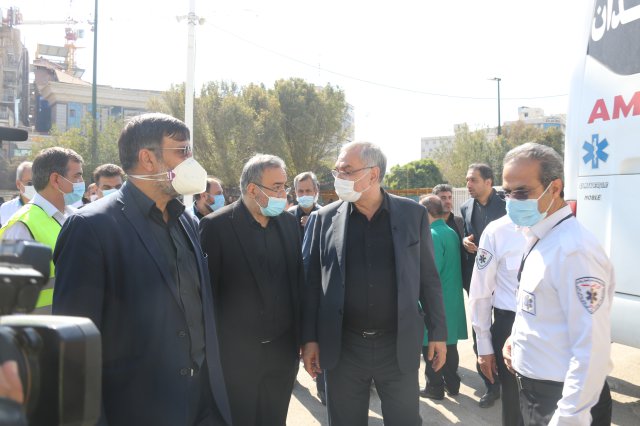 بازدید وزیر بهداشت و رئیس سازمان اورژانس کشور از ایستگاه‌های سلامت و پایگاه‌های اورژانس ۱۱۵ اطراف و داخل حرم مطهر رضوی