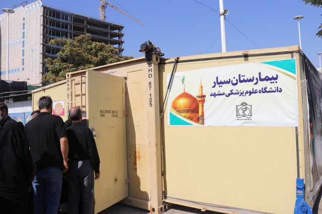 بازدید وزیر بهداشت و رئیس سازمان اورژانس کشور از ایستگاه‌های سلامت و پایگاه‌های اورژانس ۱۱۵ اطراف و داخل حرم مطهر رضوی