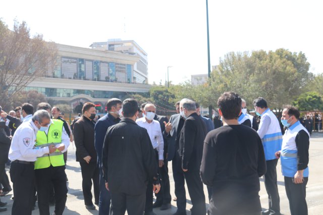 بازدید وزیر بهداشت و رئیس سازمان اورژانس کشور از ایستگاه‌های سلامت و پایگاه‌های اورژانس ۱۱۵ اطراف و داخل حرم مطهر رضوی