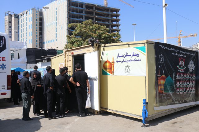 بازدید وزیر بهداشت و رئیس سازمان اورژانس کشور از ایستگاه‌های سلامت و پایگاه‌های اورژانس ۱۱۵ اطراف و داخل حرم مطهر رضوی