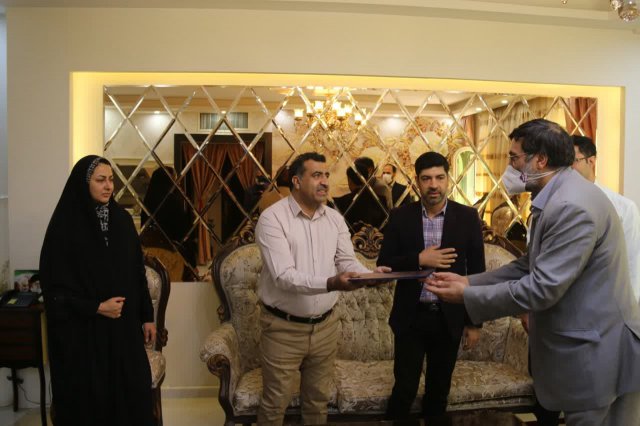 دیدار نوروزی رئیس دانشگاه و مدیر شاهد و ایثار گر با خانواده شهدای سلامت