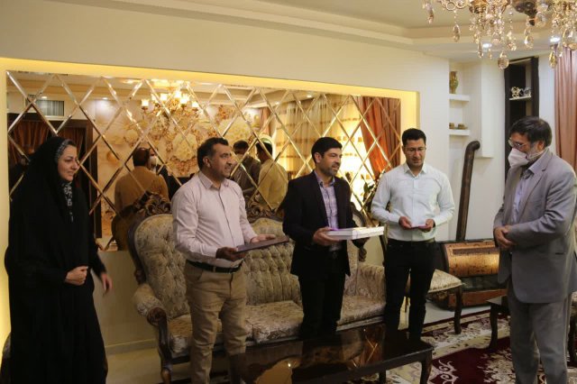 دیدار نوروزی رئیس دانشگاه و مدیر شاهد و ایثار گر با خانواده شهدای سلامت