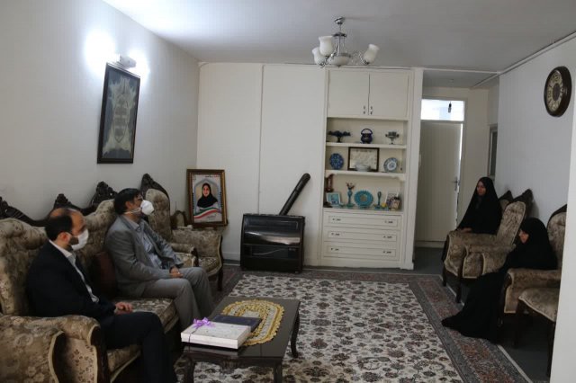دیدار نوروزی رئیس دانشگاه و مدیر شاهد و ایثار گر با خانواده شهدای سلامت