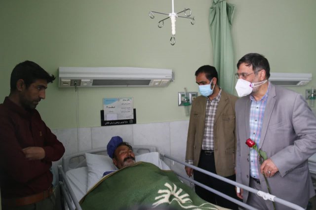 دیدار نوروزی رئیس دانشگاه از بیمارستان طالقانی