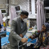 دیدار نوروزی رئیس دانشگاه از بیمارستان طالقانی