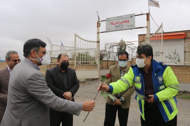 دیدارنوروزی رئیس دانشگاه باکارکنان اورژانس جاده ای