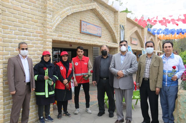 دیدارنوروزی رئیس دانشگاه باکارکنان اورژانس جاده ای