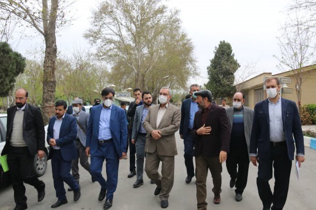 بازدید وزیر بهداشت و رئیس دانشگاه از پارک علم و فناوری سلامت 