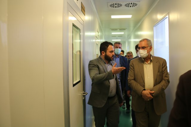 بازدید وزیر بهداشت و رئیس دانشگاه از پارک علم و فناوری سلامت 