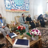 دیدار مسئولان وزارت بهداشت از خانواده شهید دانیال رضازاده