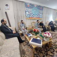 دیدار مسئولان وزارت بهداشت از خانواده شهید دانیال رضازاده