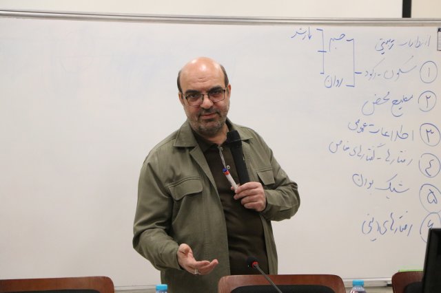کارگاه آموزشی همسرداری و تربیت فرزند با حضور دکتر حمید حبشی