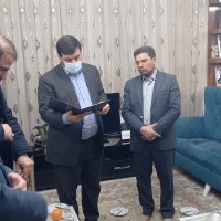 دیدار مسئولان وزارت بهداشت از خانواده شهید حسین زینال زاده